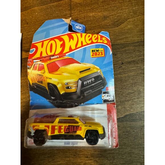 Hot Wheels Matchbox Cars (2) White Mod Speeder Surf Duty HW Rescue - Picture 6 of 9